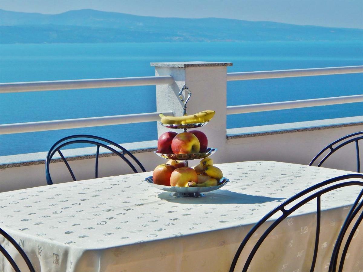 Apartment Kovacic Omiš Eksteriør bilde